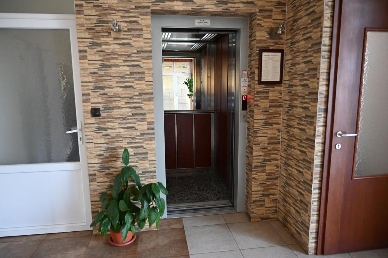 Harmony Hotel Kumanovo Bagian luar foto